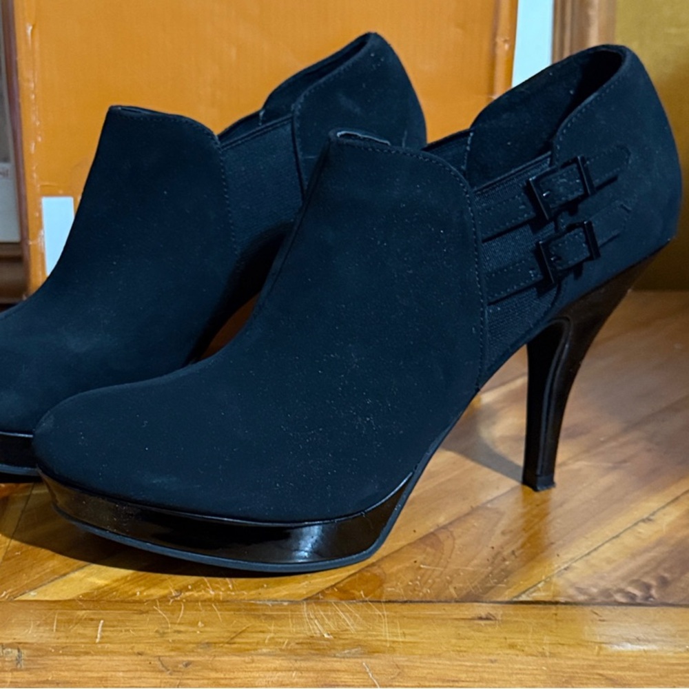 Stylish Black Women's Heels Suede Shoes Size 10 Med - Picture 4 of 10